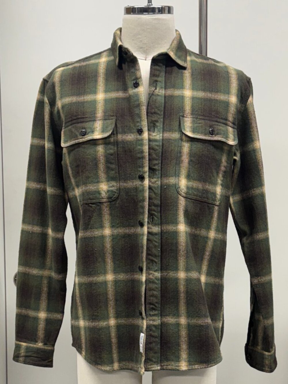 Frank And Oak Men’s Kapok Flannel Plaid Button Down Shirt – Size Medium